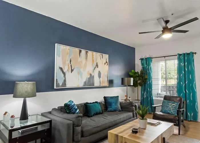 Golf Getaway Luxury Walk To Tpc Apartment Scottsdale