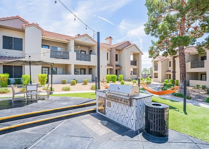 Golf Getaway Luxury Walk To Tpc *