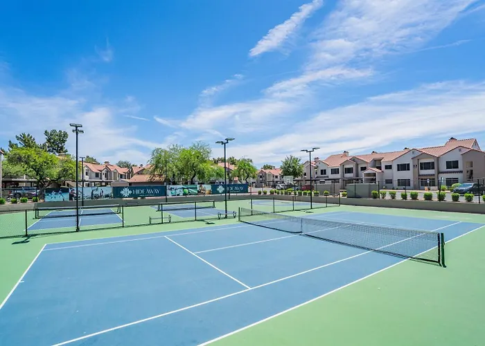 Golf Getaway Luxury Walk To Tpc Apartment Scottsdale